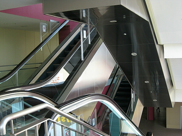 ステンレス外装板の美装工事